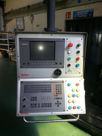 HURON DX CNC MILLING MACHINE