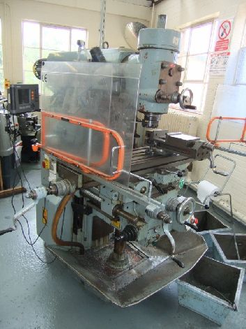 VARNAMO UMM UNIVERSAL MILLING MACHINE