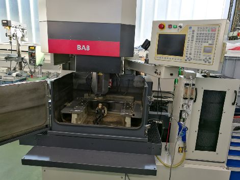 MITSUBISHI BA8 5-AXIS CNC WIRE ERODER