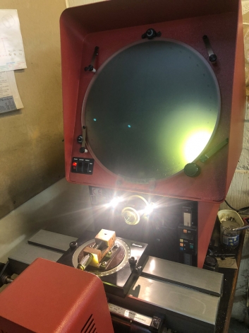 STARRETT HE-350 OPTICAL COMPARATOR PROFILE PROJECTOR