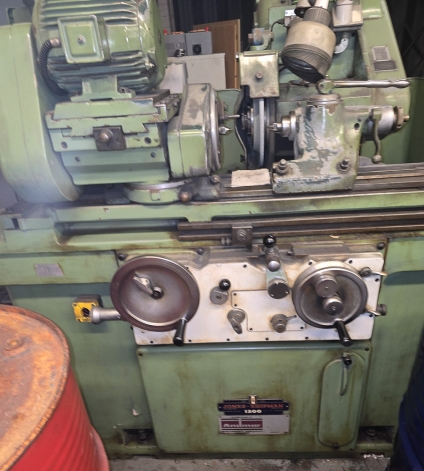 JONES & SHIPMAN 1300 UNIVERSAL CYLINDRICAL GRINDER (10" X 27")