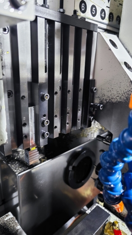CHIAH CHYUN CB-32M 7-AXIS CNC SLIDING HEAD LATHE CHIAH CHYUN CB-32M 7-AXIS CNC SLIDING HEAD LATHE