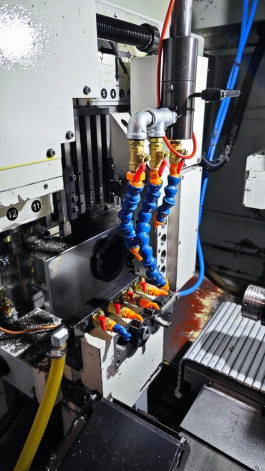 CHIAH CHYUN CB-32M 7-AXIS CNC SLIDING HEAD LATHE CHIAH CHYUN CB-32M 7-AXIS CNC SLIDING HEAD LATHE